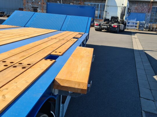 Naczepy niskopodwoziowe